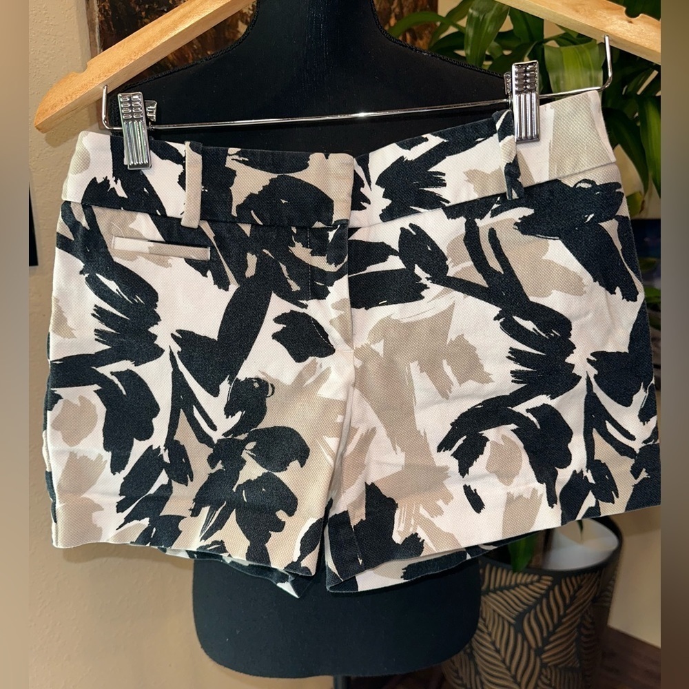 Ann Taylor LOFT Womens Cotton Blend Black/White/Tan Floral Riviera Shorts